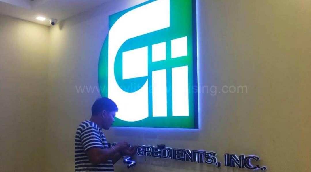 gilmart acrylic lightbox logo signage 1 1 1080x600 1